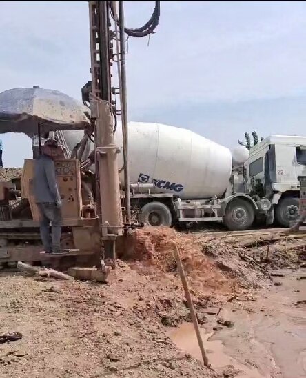 临空区岩石井施工